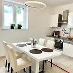 شقة Imperium تروغير